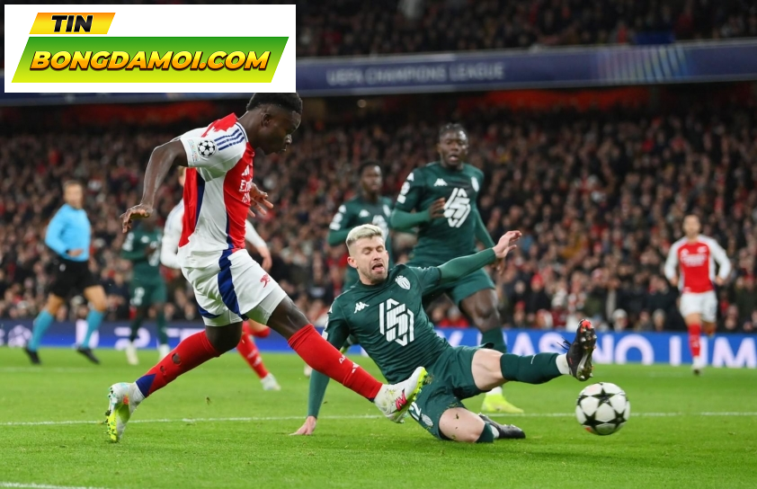 Saka lập cú đúp, Arsenal hạ đẹp Monaco trên sân nhà