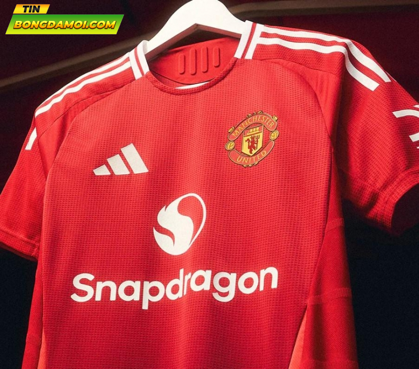 Manchester United ủng hộ tổ chức từ thiện (RED)