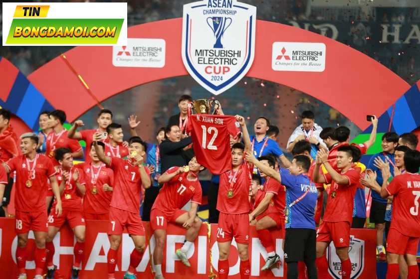 Việt Nam vô địch AFF Cup lần thứ 3.